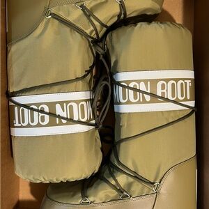 Moon Boot olive/Winter Rain Boots with Classic Silhouette Size11-13 Men $180 New